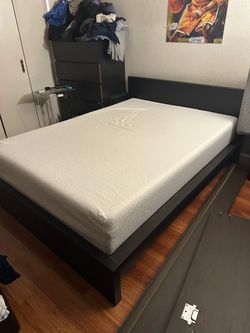 IKEA Full bed frame w/ mattress