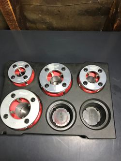 Milwaukee compact pipe threading die head set