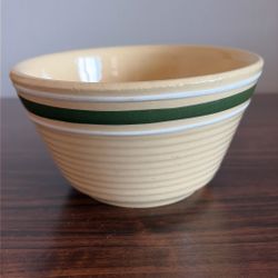 Watt Pottery Kitch-N-Queen Bowl