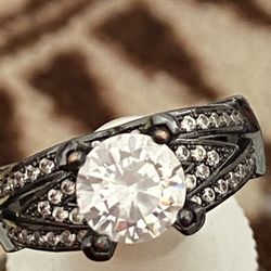 Ring 💍 Size 6/7/8 