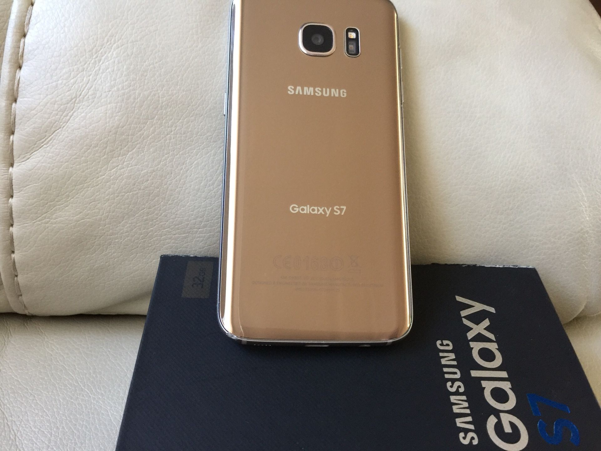 Samsung Galaxy S7,32 GB, excellent condition factory unlocked