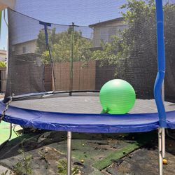 Trampoline 12 Feet . 