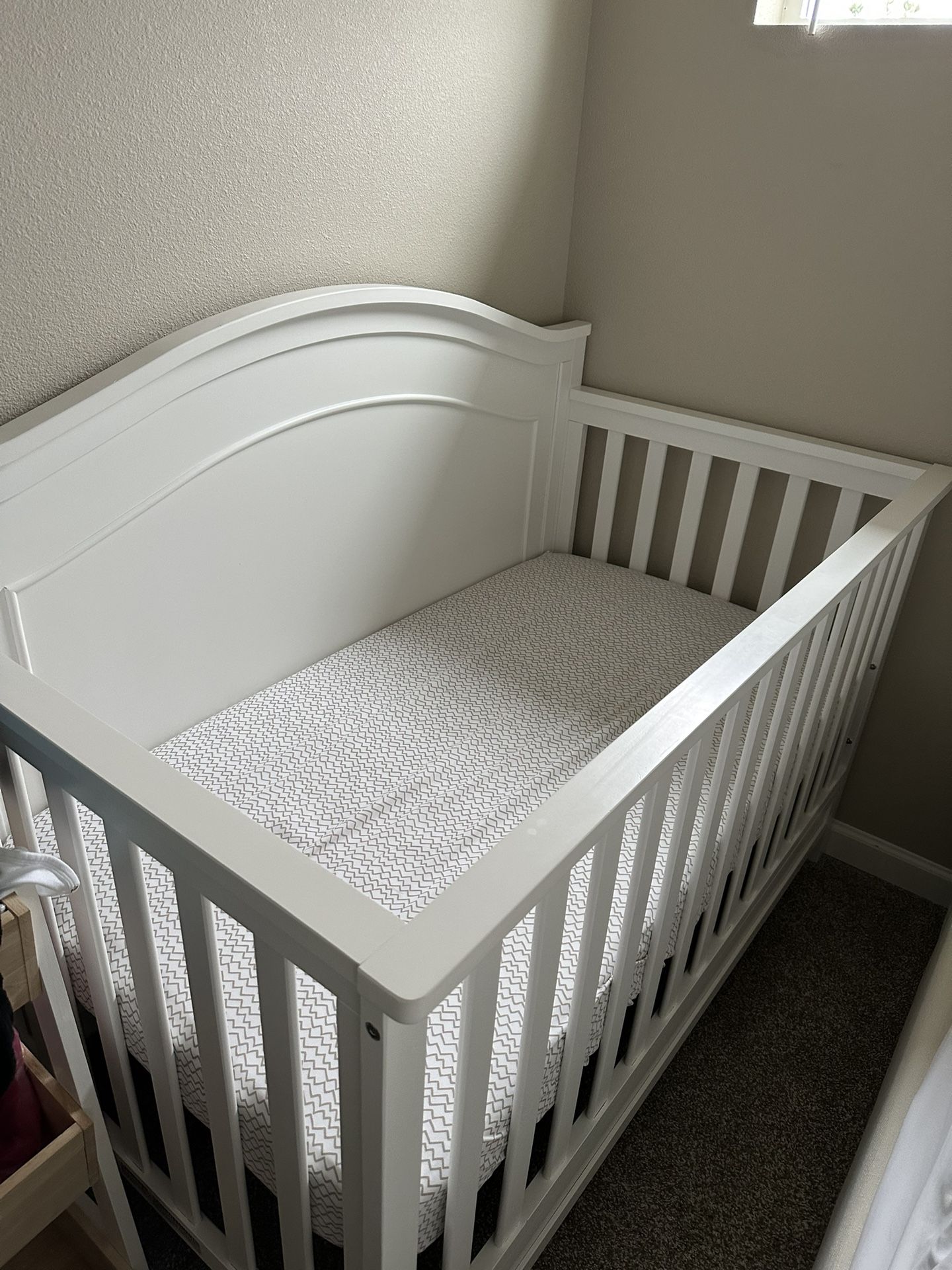 Baby Crib With mattress - White