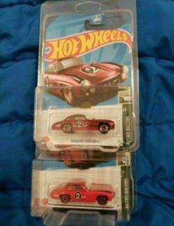 Hot Wheels Super Treasure Hunt Mercedes Benz 300 SL Mint Condition With Mainline In Protectors