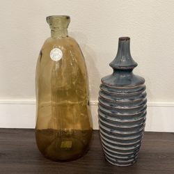 Two Cute vases for 1 price 