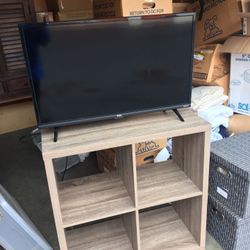 TCL 32” 720p Roku Smart TV 32S335