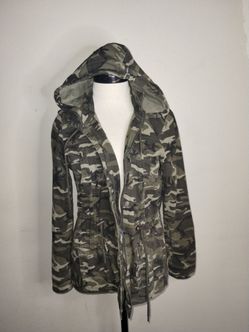 1 Sunset Lane Jacket Green Camo Womens Medium  Hooded Utility Pockets