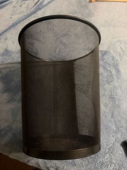 Black Metal Mesh Wastebasket