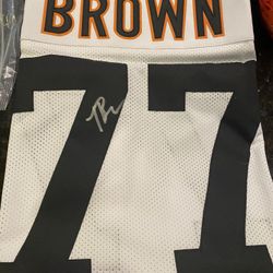 Trent Brown - Cincinnati Bengals Autographed Signed Jersey - new 