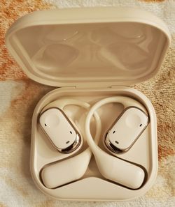 VTrans AI Earphone 150 Language Translation Earbuds