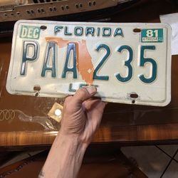 Vintage Florida 1981 Orange Map Graphic License Plate Lee County