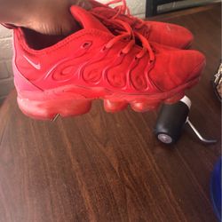 Red Vapor Maxes 