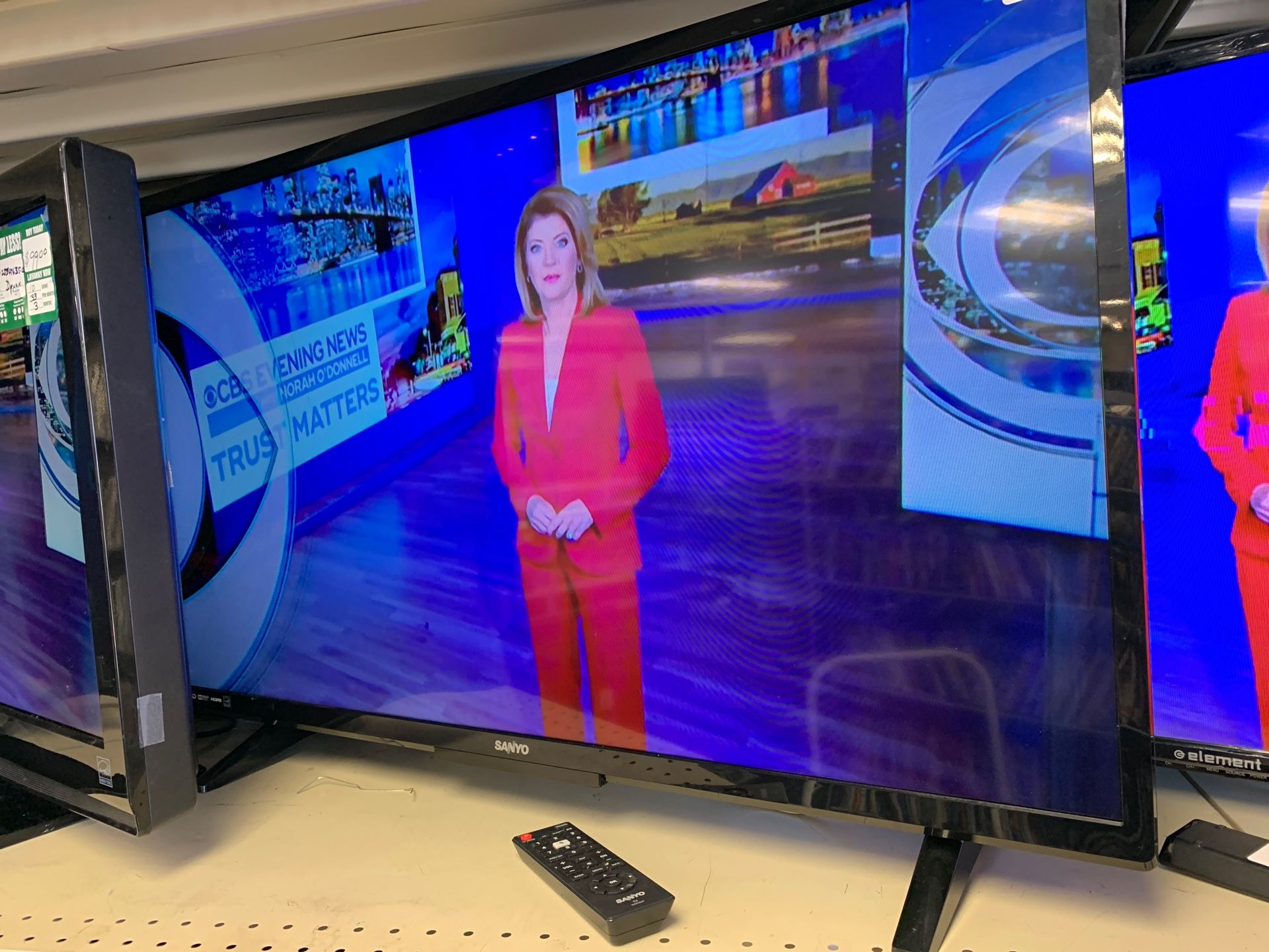 40โ Sanyo tv ๐บ $129 today or come layaway for 12 down. Ask for Tasha !!