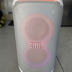 JBL Party Box Stage 320 White