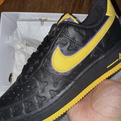 Nike Air Force 1 x Kobe Home Size 4y / 5.5y / 6y