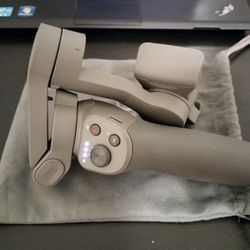 DJI Osmo Mobile 3 Combo - Gimbal Stabilizer