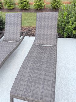 Outdoor Lounge Chairs
