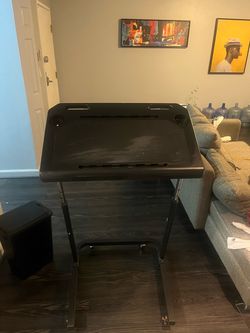 Standing desk