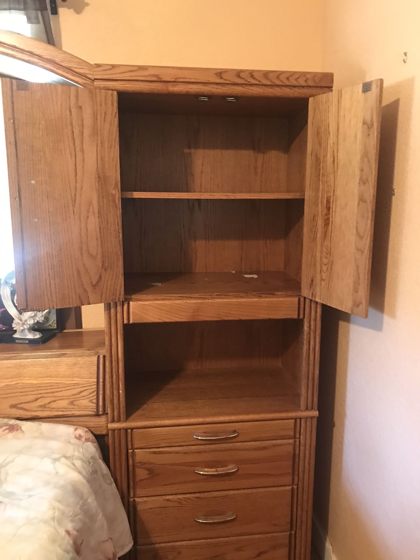 5pcs. Bedroom Set