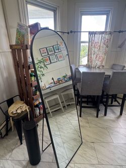Standing mirror