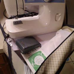 Brother LS-2125i 10-Stitch Mechanical Portable Home Sewing Machine w/Foot Pedal