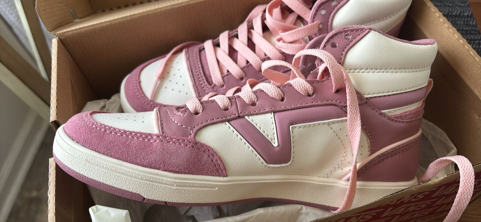 New Vans Mid Lowland CC JMP - Pink/White