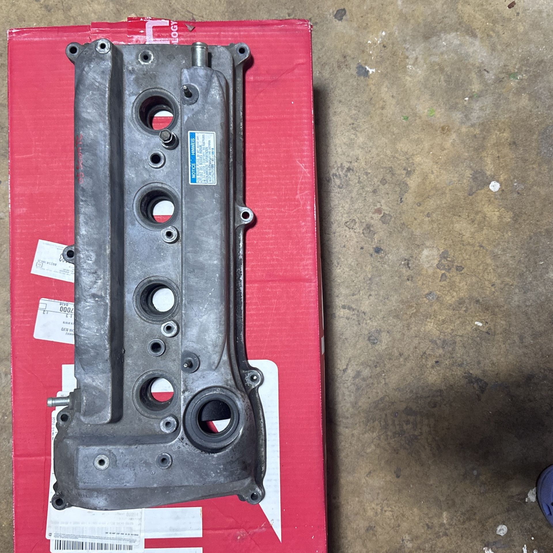 2005 Scion tC Valve Cover