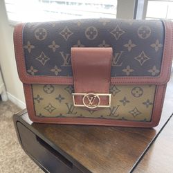 Large LV Dauphine 