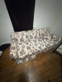 Couch With Pull Out Bed