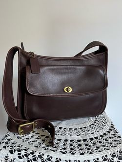 Vintage Coach Taft Crossbody Bag, Style 9980 in rich mahogany brown leather.