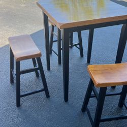 Table/chairs