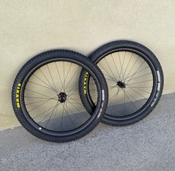 ROVAL Traverse SL Carbon Wheelset 27.5 w Tires