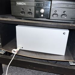 XBOX SERIES  X / 2 Controllers