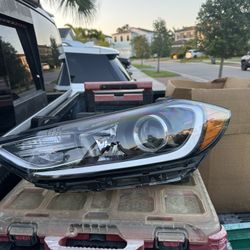2017 -2018 Left Front Light Hyundai Elantra