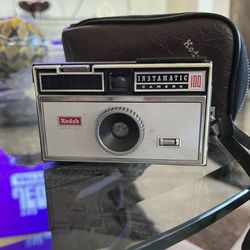 Vintage Kodak Instamatic 100 camera Circa 1960s