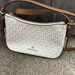 Michael Kors crossbody Purse 