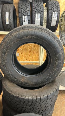 285/70R17 Toyo tires