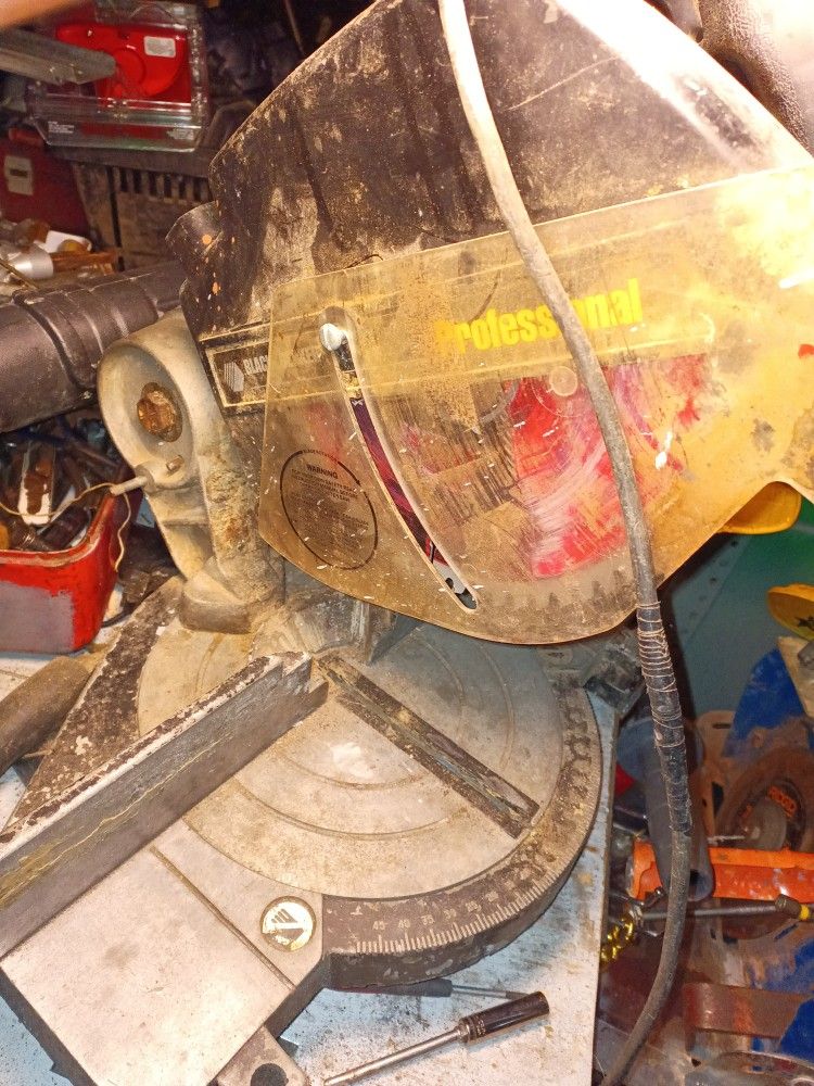 10" Black Decker Mitersaw Excelente Working Condition