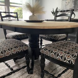 Beautiful Refurbished Dining Table With Chairs 