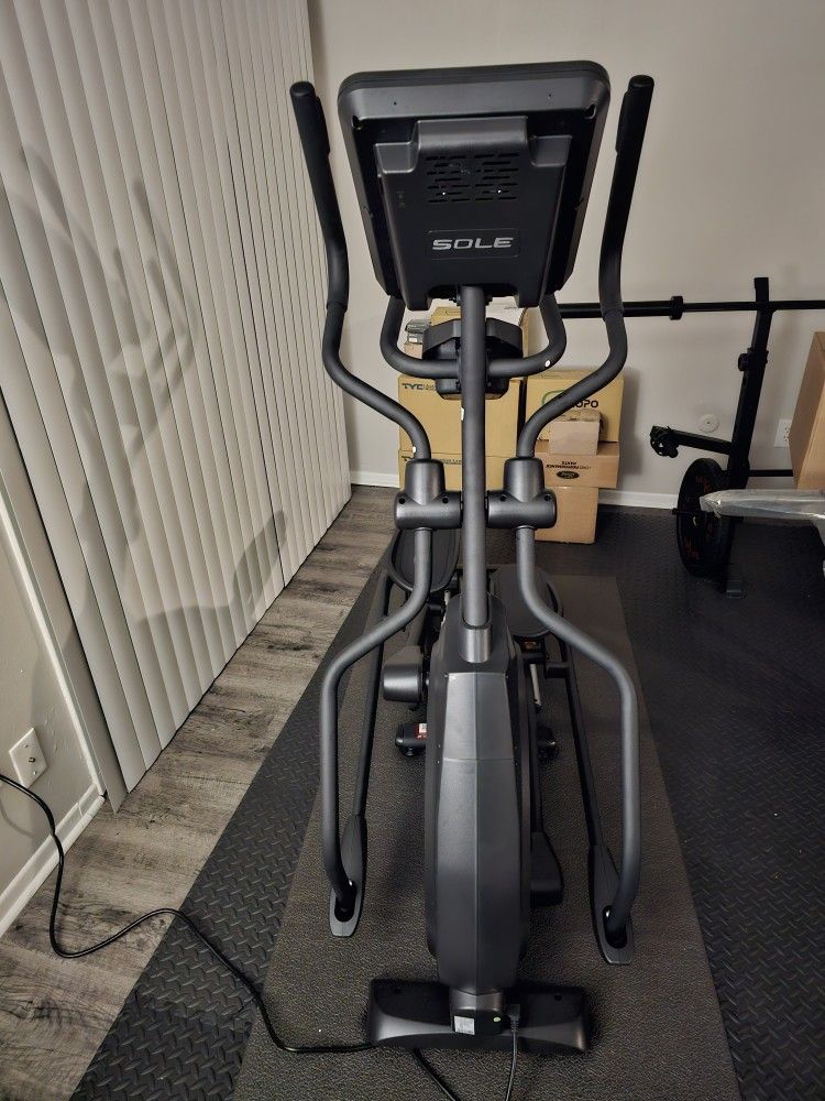 Sole E25 Elliptical (Brand New)