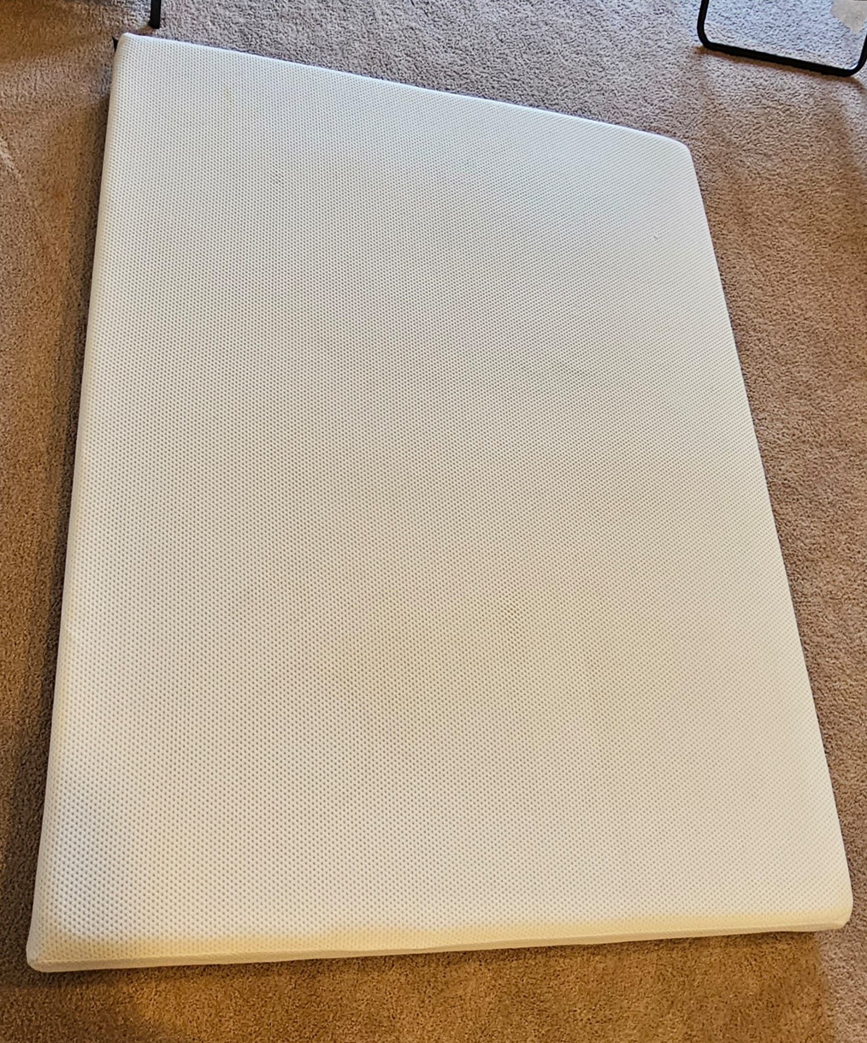 Queen ZINUS Gel Foam Mattress – Cool Sleep, Great Deal!