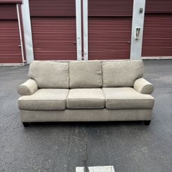 **FREE DELIVERY** Beautiful Modern Beige 3 Seater Couch 