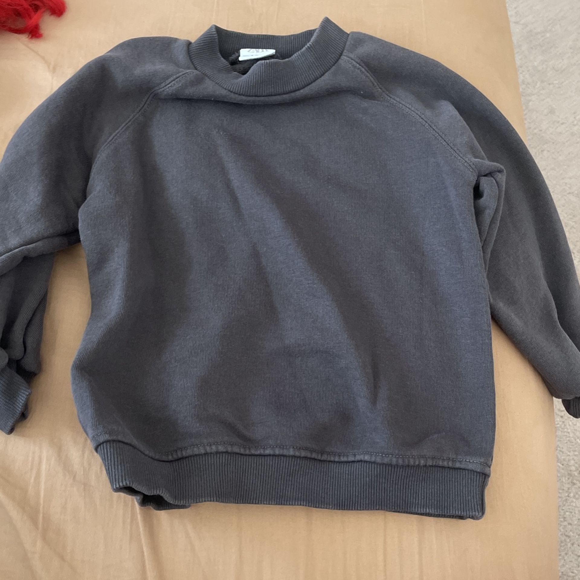 Zara Sweatshirt