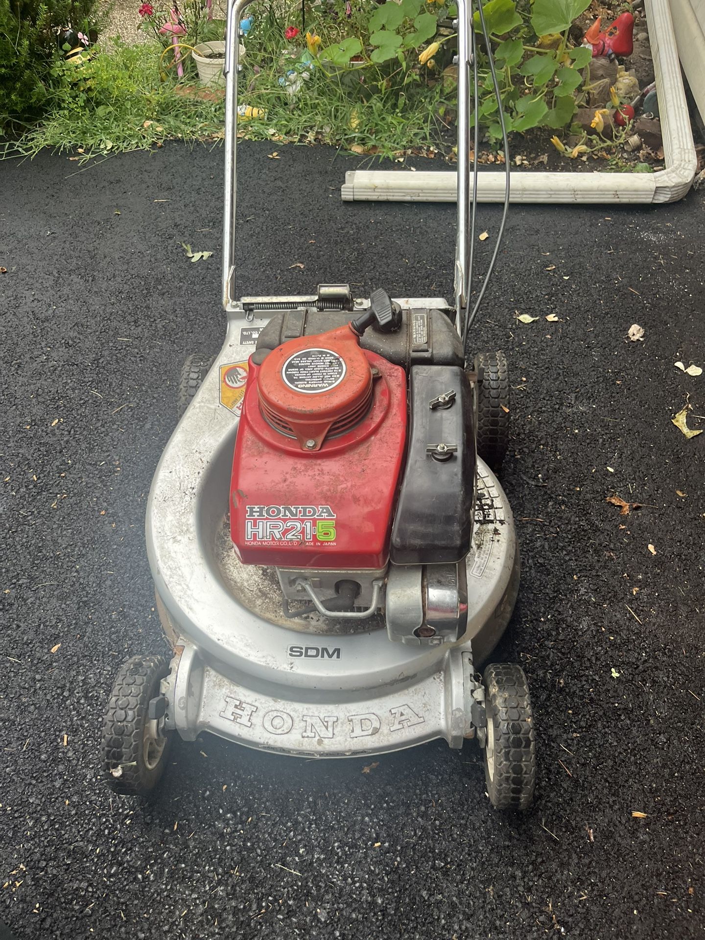 Honda 215 Sdm Lawn Mower - No Bagger - Needs Work