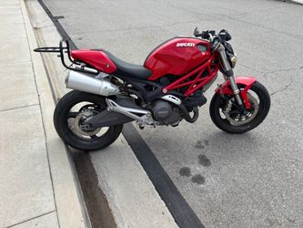 2009 Ducati Monster 696