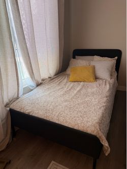 Twin size bed with mattress