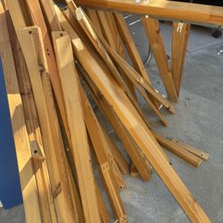 FREE-- Wood, different sizes, take what you need!