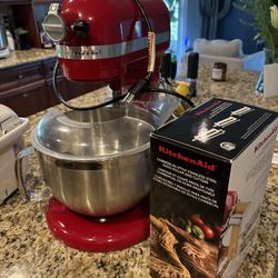 Kitchenaide Mixer With Added Goodies!