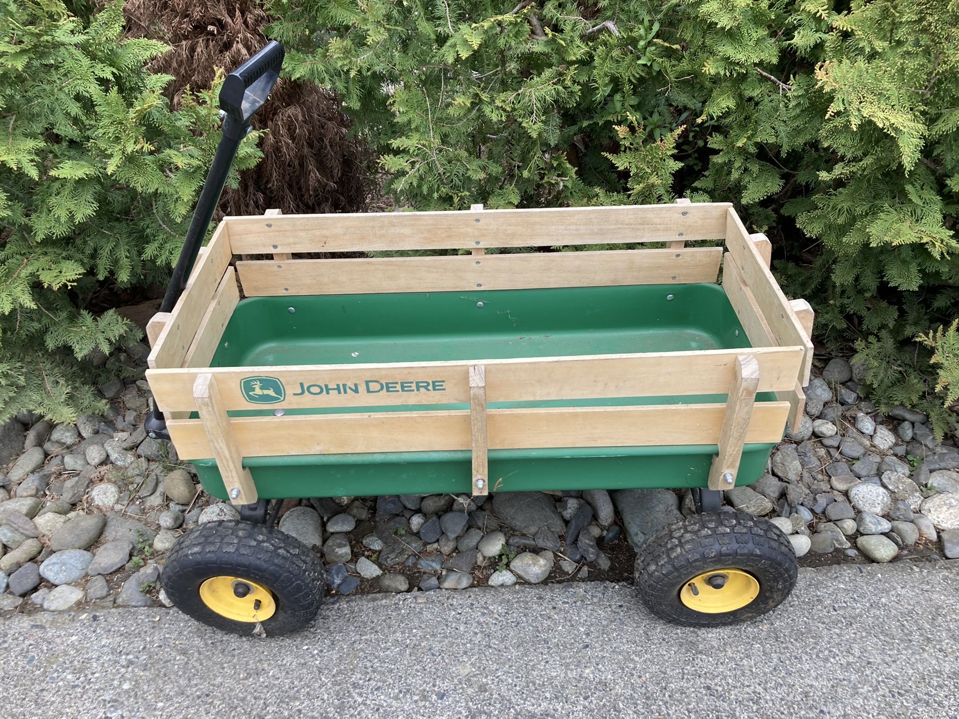 John Deere Wagon