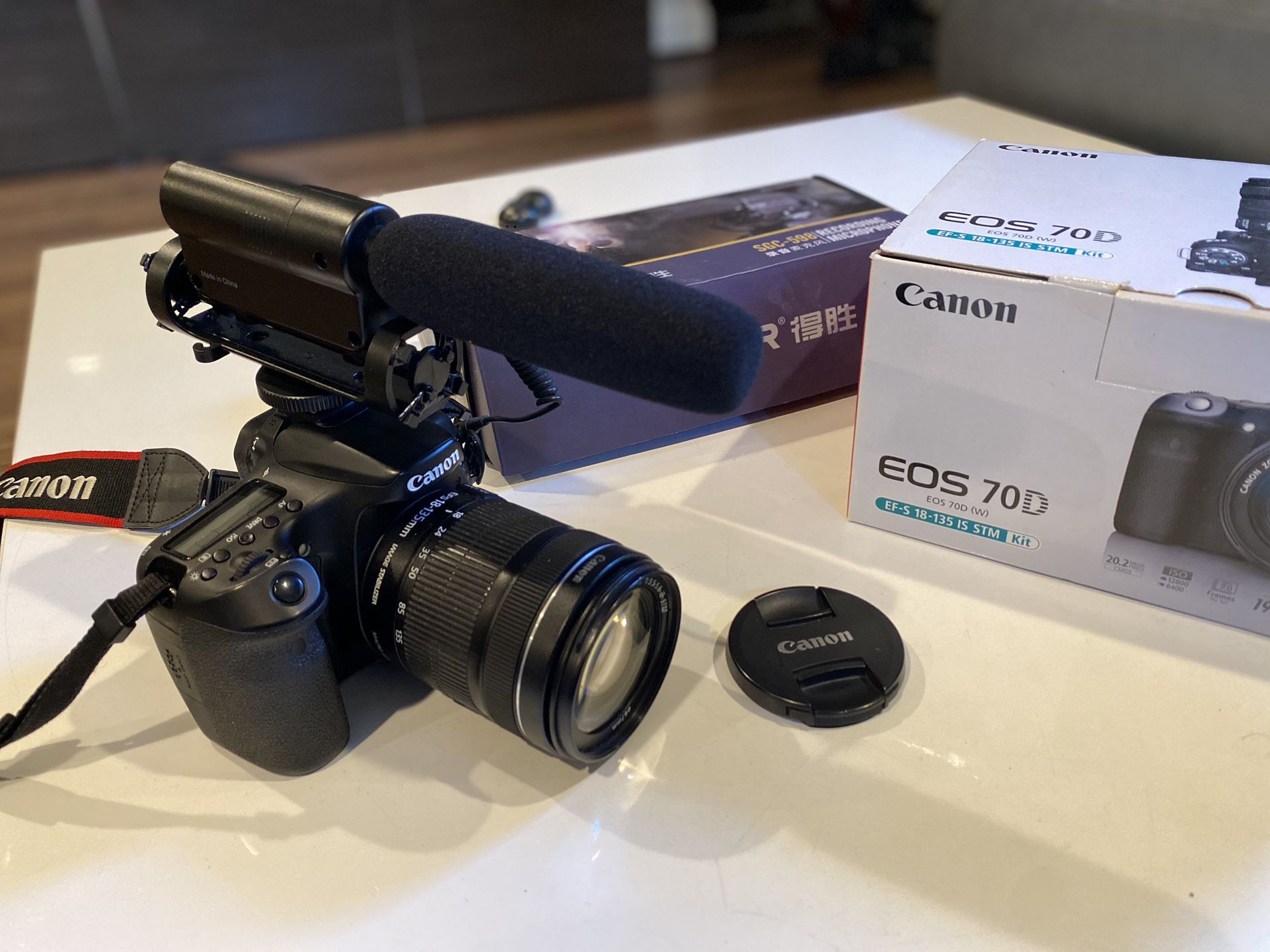 Canon EOS 70D DSRL Camera EF-S 18-135 IS STM Kit with bonus microphone